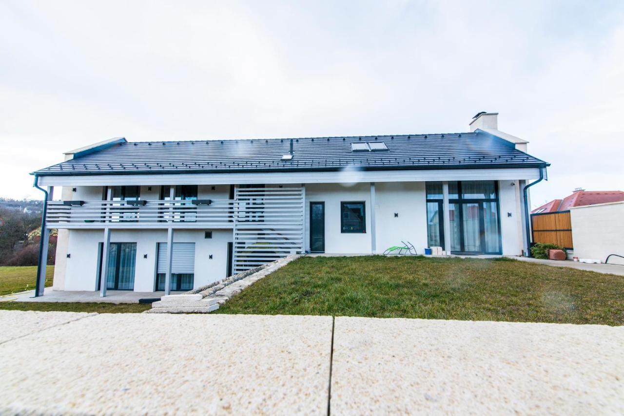 Vinorell Apartman Етйек Екстериор снимка